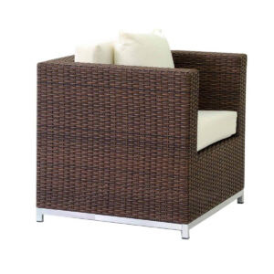 Poltrona Berlim com estrutura de alumínio e trama em Fibra Sintética.